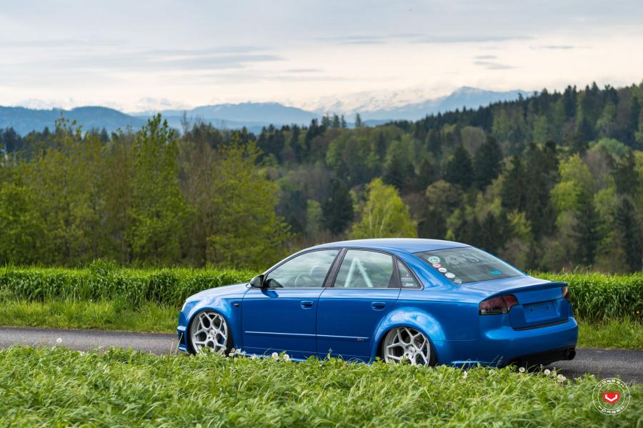  Audi RS4 Sedan on Vossen Wheels (CG-205) 2018 года  (фото 7 из 82)